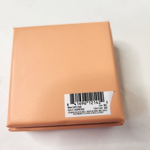 Puravida Wave Cuff Bracelet - Picture 3 of 4